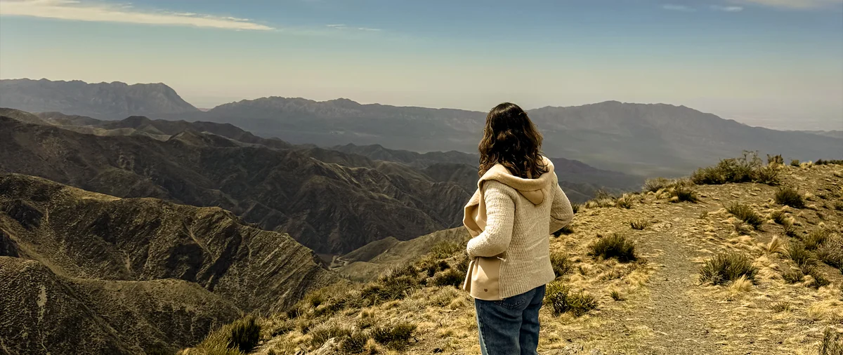 Camino de montaña off-road Andes